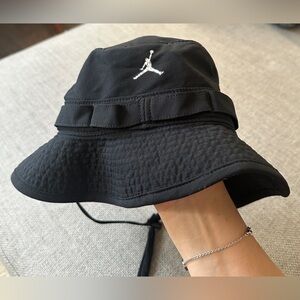 JORDAN Black Bucket Hat with Logo & String